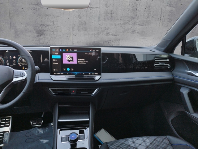 Tiguan R-line 2.0TDI DSG BlackStyle/IQ-Paket/Mat