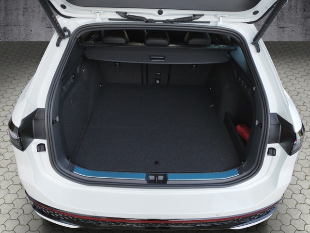 Passat R-Line 1,5 l eHybrid OPF 130 kW (177 PS) 