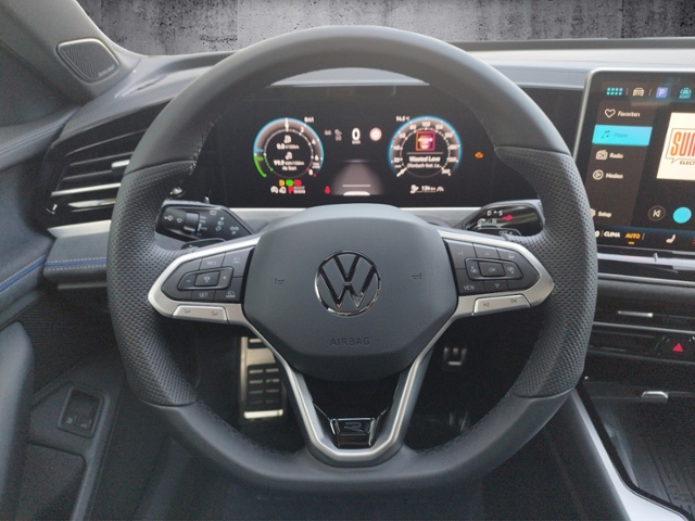 Passat R-Line 1,5 l eHybrid OPF 130 kW (177 PS) 