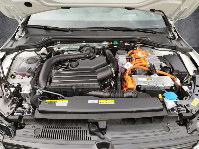 Golf GTE 1,5 l eHybrid OPF 130 kW (177 PS) / 85 